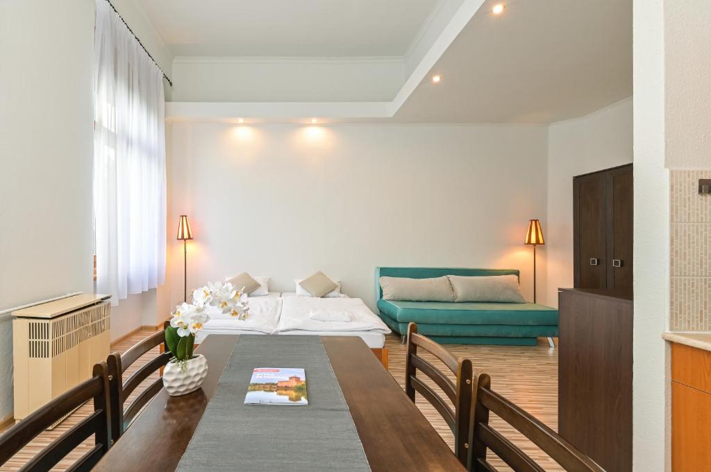 Világóra Apartman 5700 Gyula, 10 Városház utca 1/2 kép - 1
