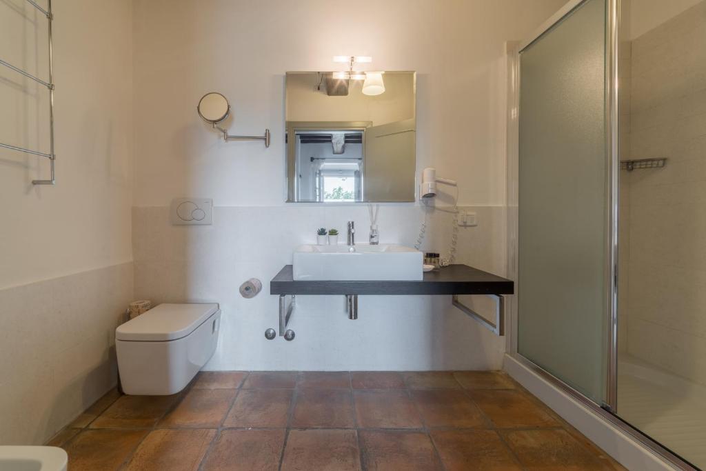 A bathroom at Locanda Della Picca