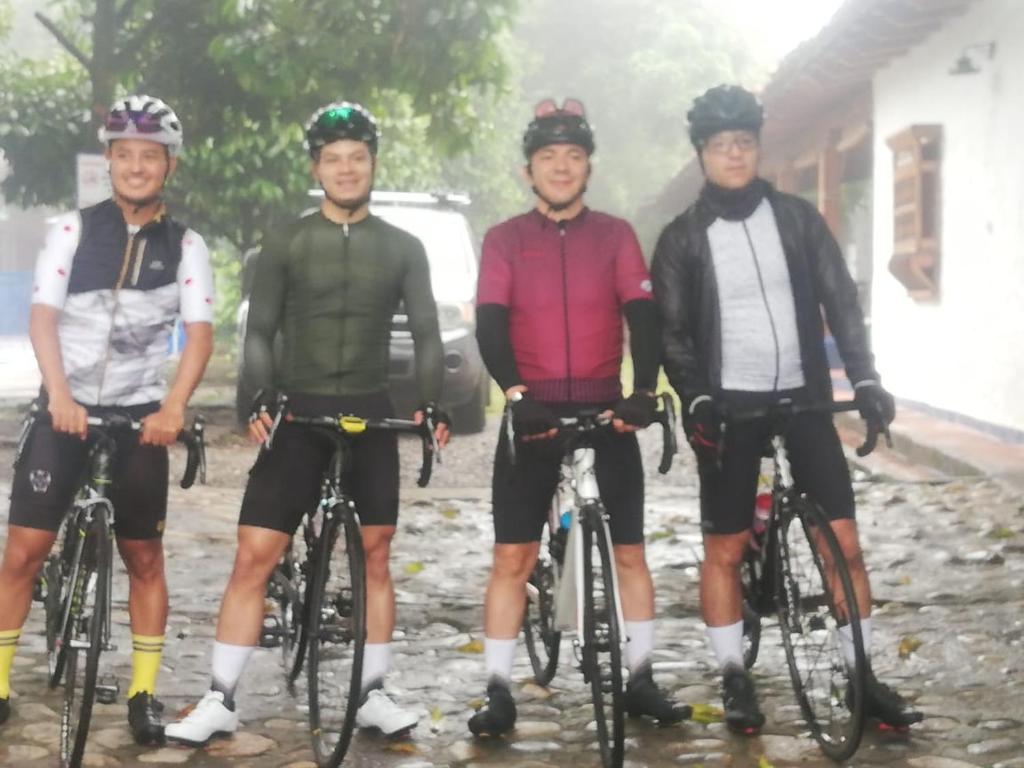 Jízda na kole v ubytování Hotel Refugio Bike nebo okolí