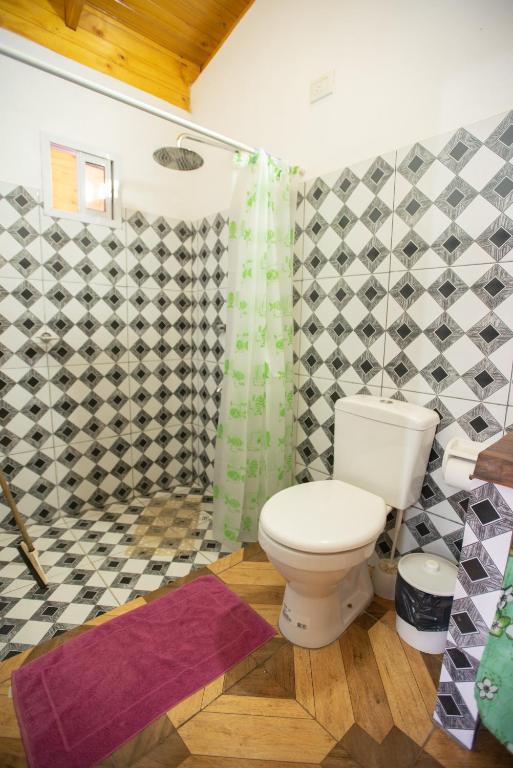 Koupelna v ubytování Cabañas La Quinta