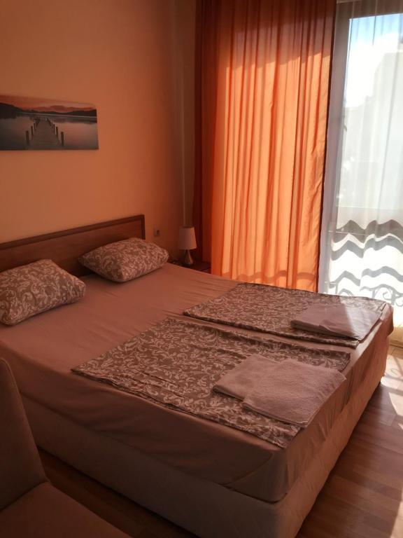 Postel nebo postele na pokoji v ubytování Family Hotel Astra