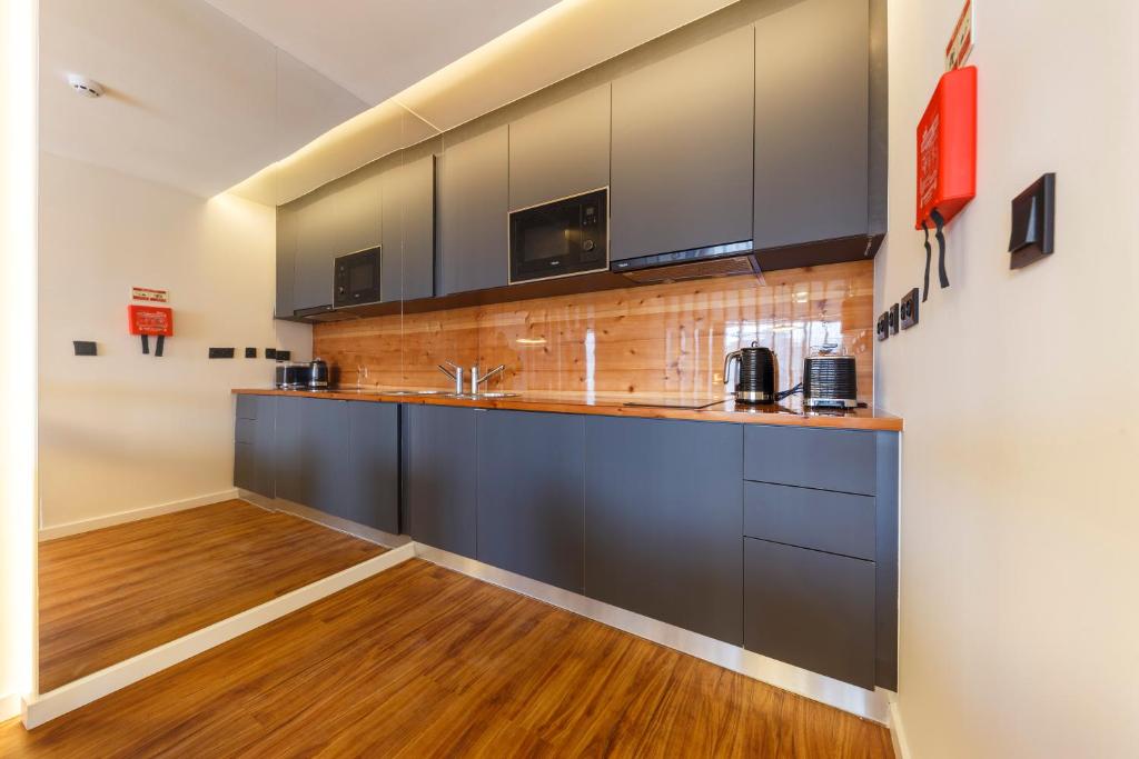 The Shipyard - Angra - Resim 21