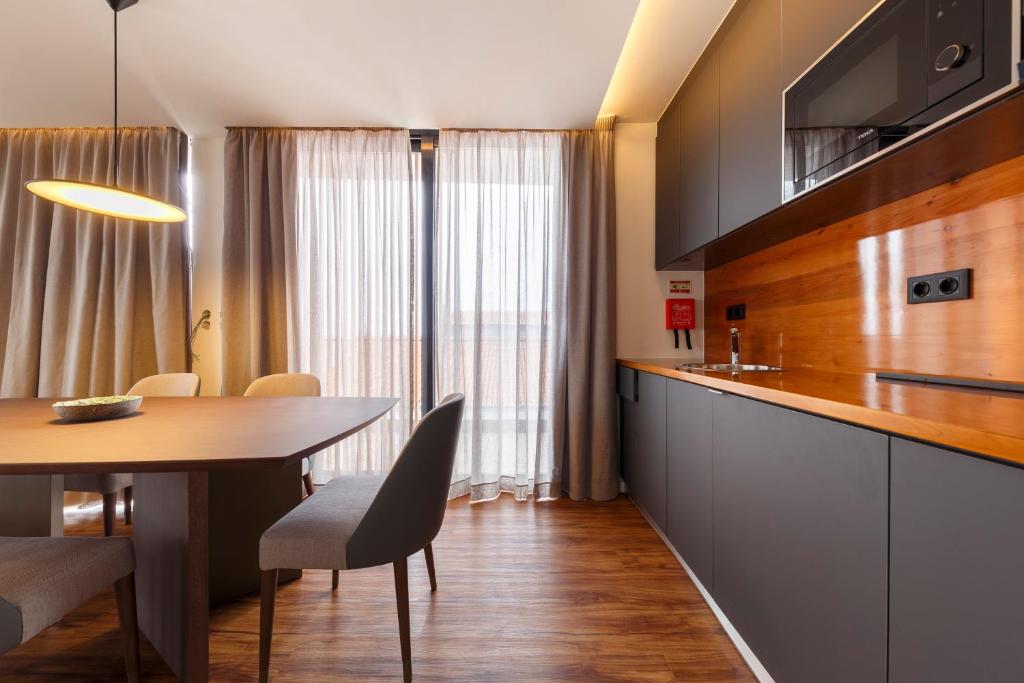 The Shipyard - Angra - Resim 43