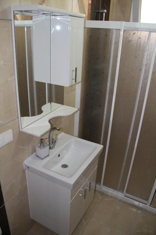 A bathroom at Jet Pension