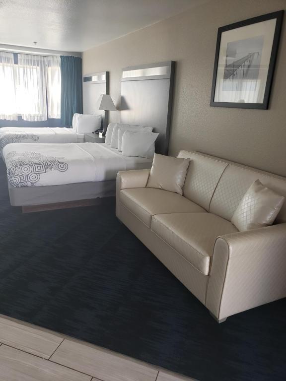 Anchor Beach Inn - Queen Suite Met 2 Queensize Bedden En Slaapbank