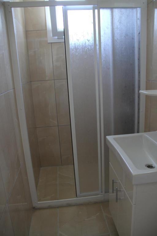 A bathroom at Jet Pension