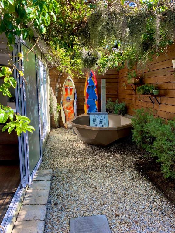 Modern Spacious Cottage with Hot Tub, Flora Studio - Appartement D'une Chambre