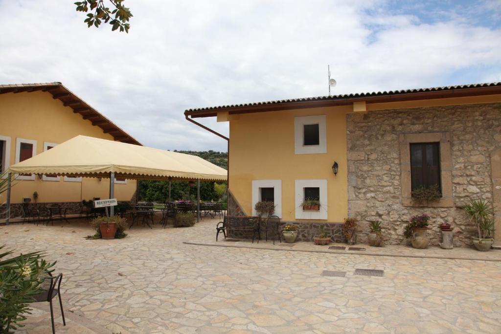The building in which a vidéki vendégházakat is located