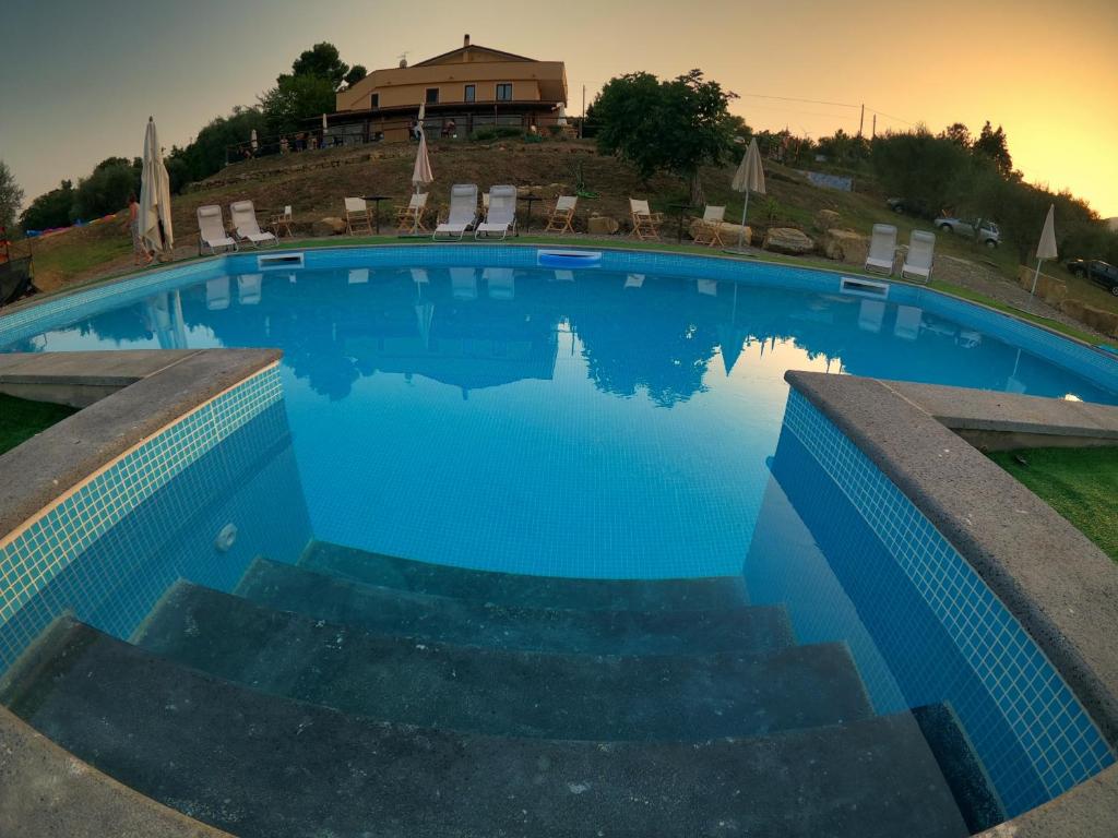 Bazén v ubytovaní B&B Il Rifugio di Nino alebo v jeho blízkosti