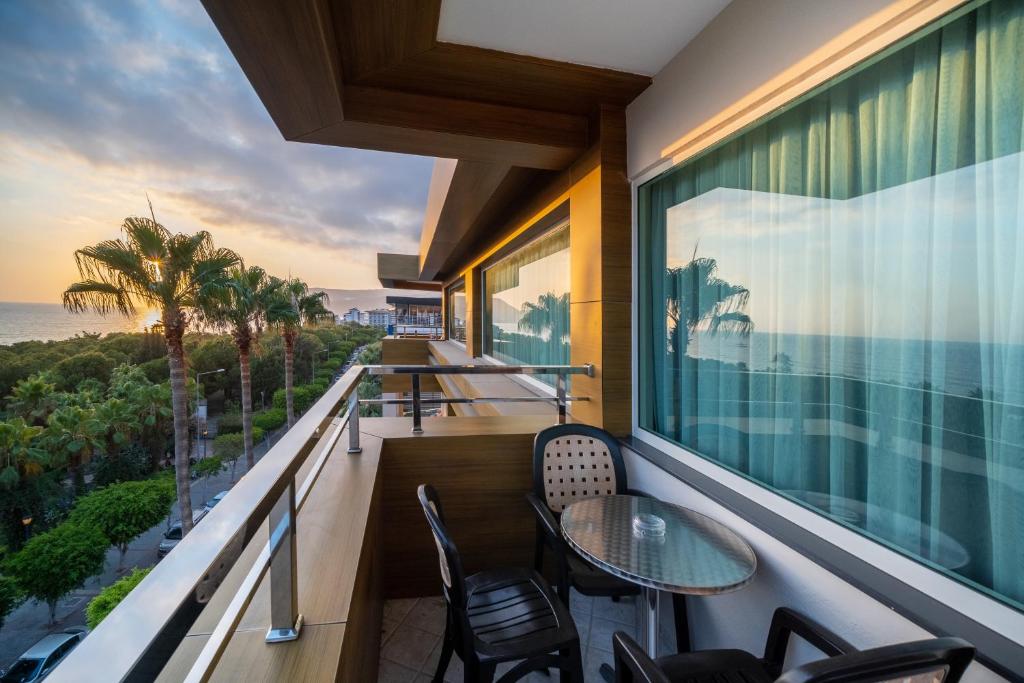 Riviera Hotel & Spa - 18