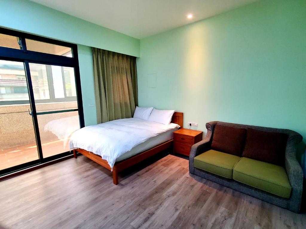 Letes stay - Double Room With Balcony