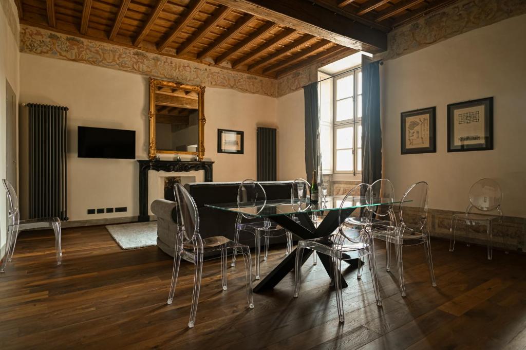 Gallery image of Repubblica1bis - luxury historical apartment in Turin