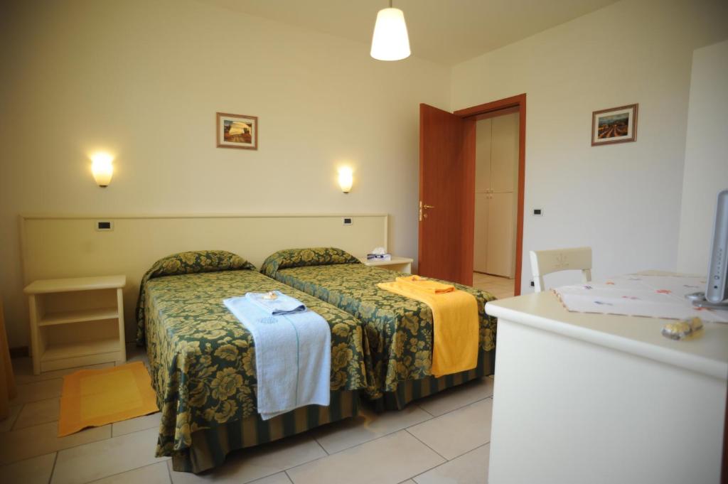 pokój hotelowy z łóżkiem w pokoju w obiekcie Agostini Daniela B&B w mieście Cadoneghe