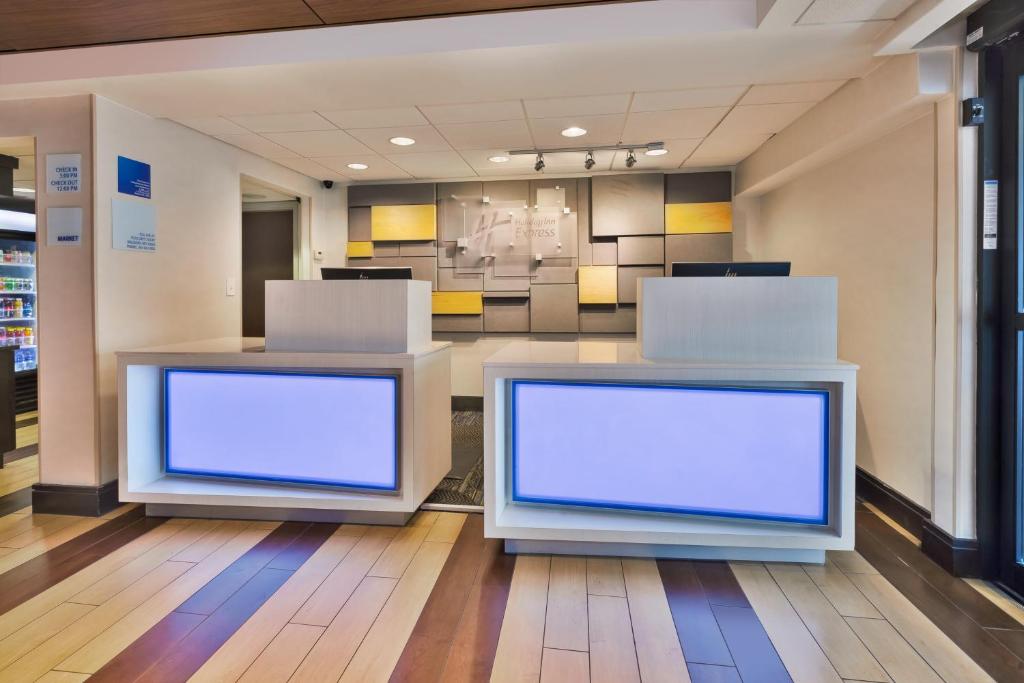 Holiday Inn Express - Waldorf by IHG photo