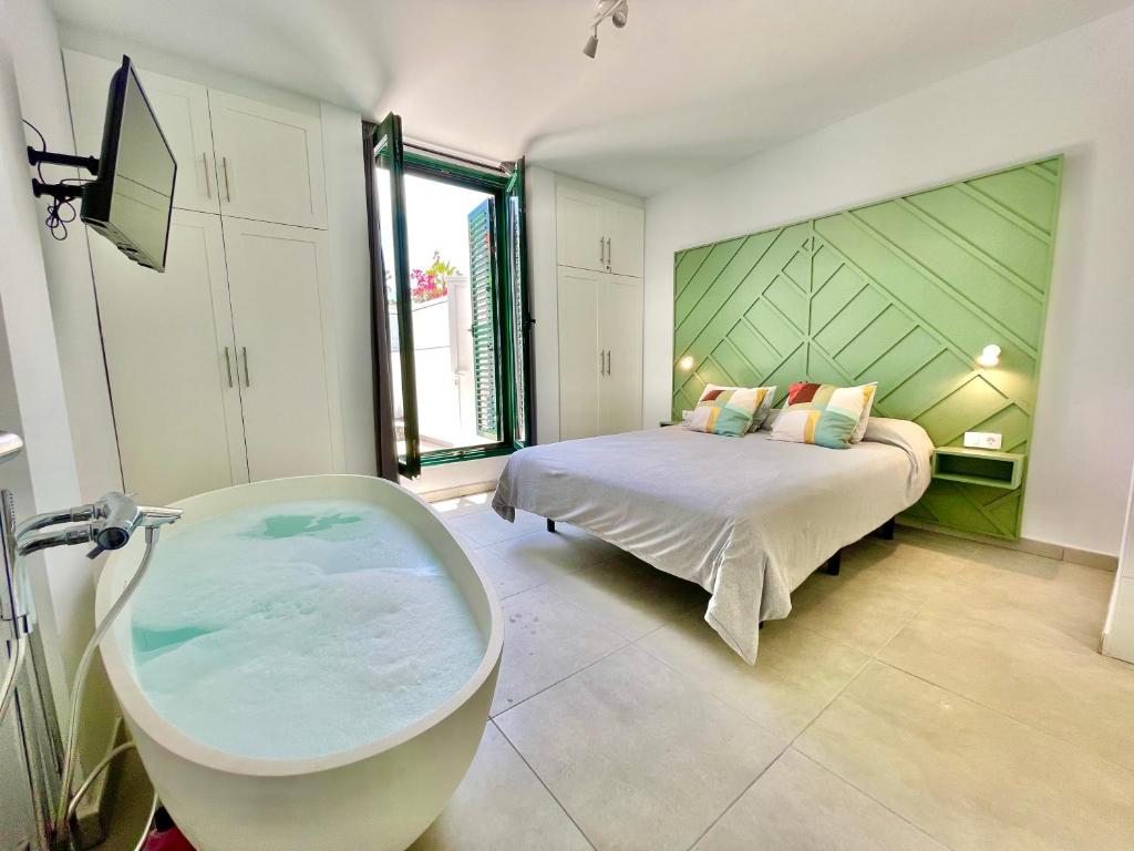 Posteľ alebo postele v izbe v ubytovaní Taucho - private, heatable pool, BBQ, 4 bedrooms - Vivienda vacacional