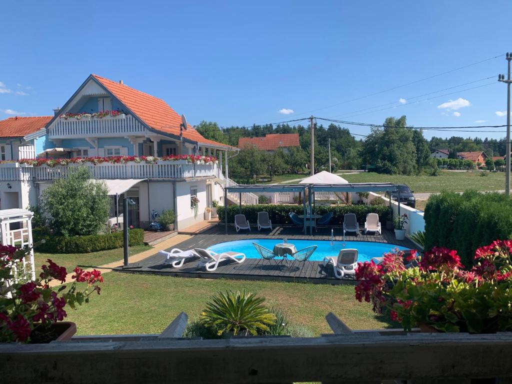 Bazén v ubytování Pool Apartments Plitvice Lakes nebo v jeho okolí