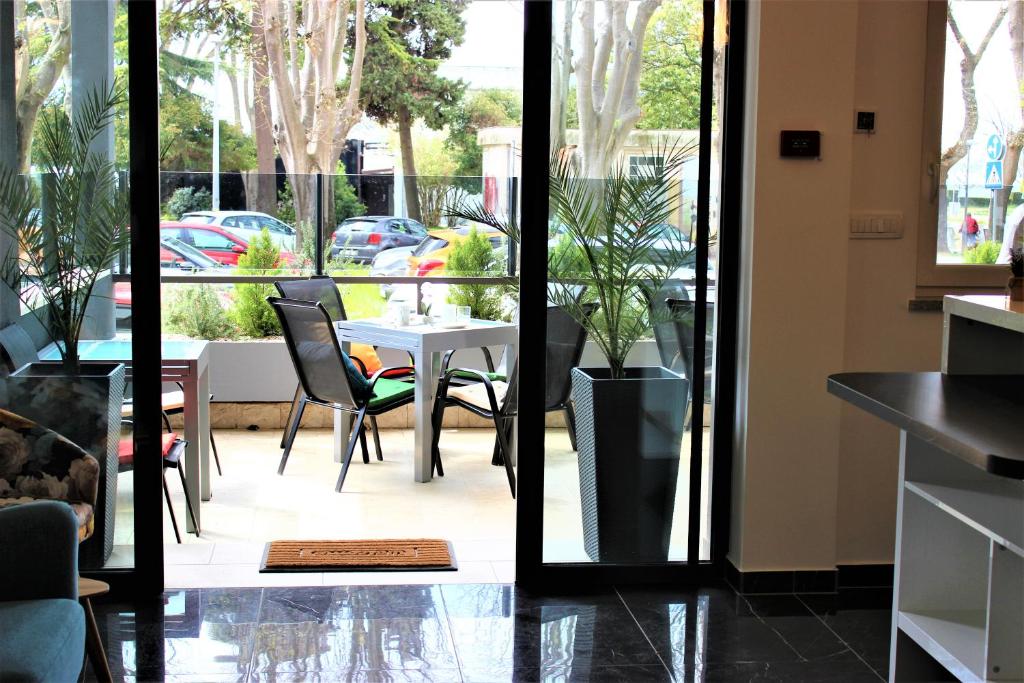 Marine Lux apartments - 5