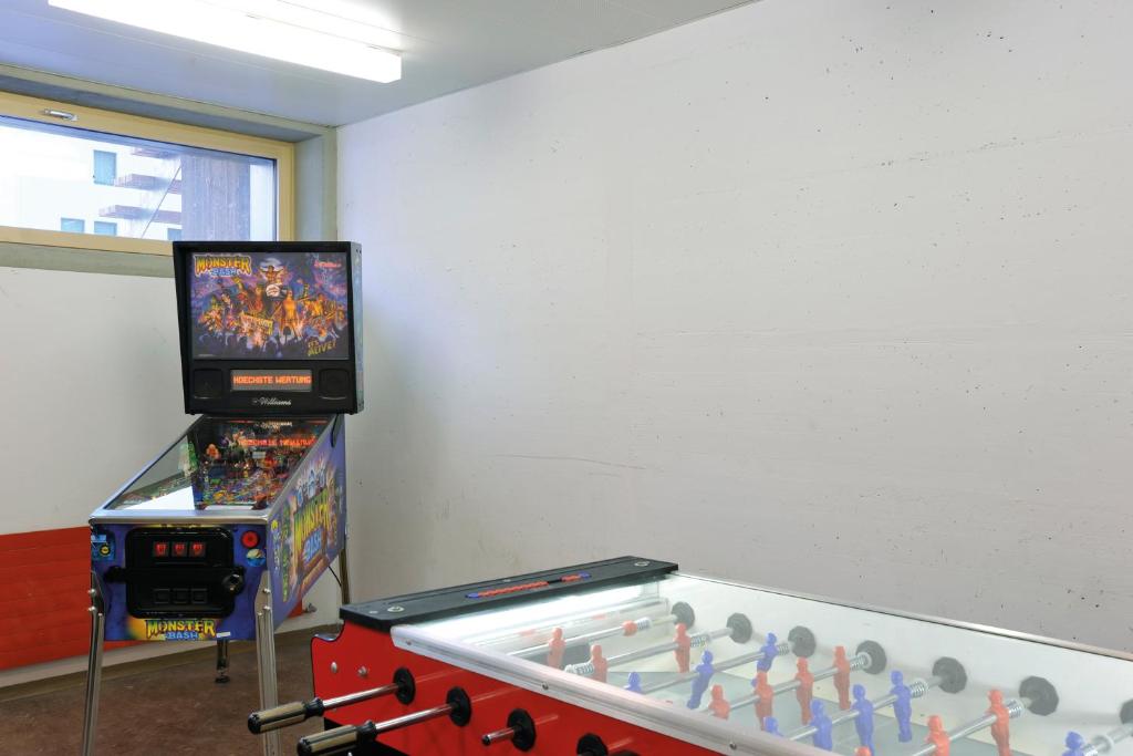 Herní místnost v ubytování St. Moritz Youth Hostel