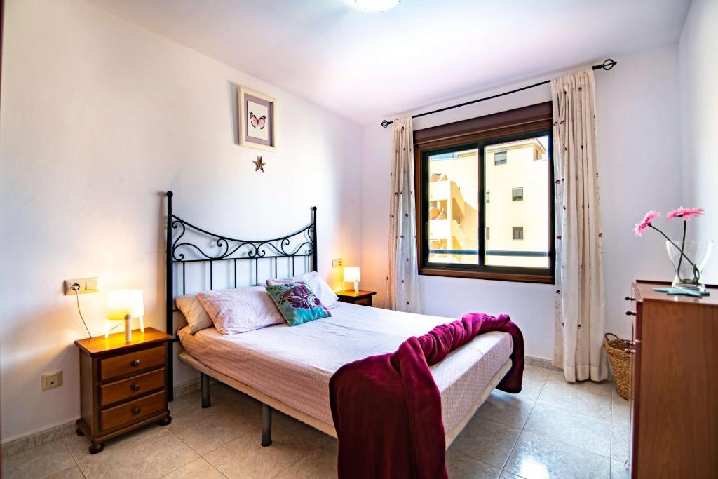 Alquilaencanarias-Medano Atalaya, terrace & pool