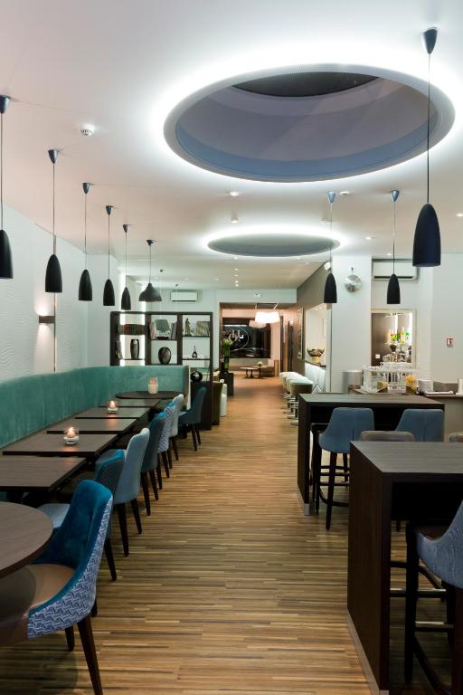 Restaurace v ubytování Hôtel d'Orléans