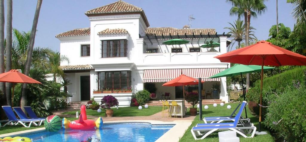Beach and Golf Resort La Perla Miguel - Adults Only, Marbella – Precios  actualizados 2022