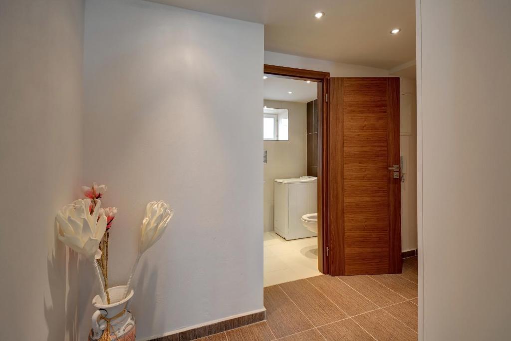 Historic Centre Apartments II - 8