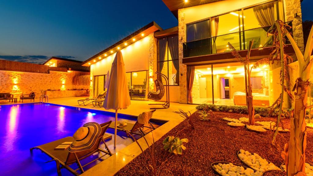 Salih - 2 Bedroom with jacuzzi in Kalkan Çayköy - Villa De Deux Chambres