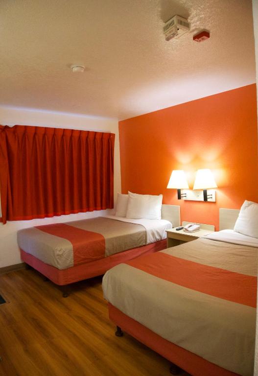 Postel nebo postele na pokoji v ubytování Motel 6-Flagstaff, AZ - Butler
