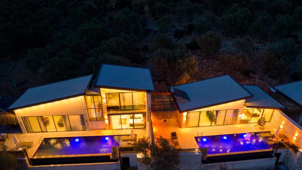 The swimming pool at or close to Zen - 2 Bedroom with jacuzzi in Kalkan Çayköy