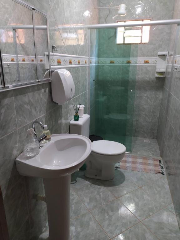 Vonios kambarys apgyvendinimo įstaigoje Conexão Hostel