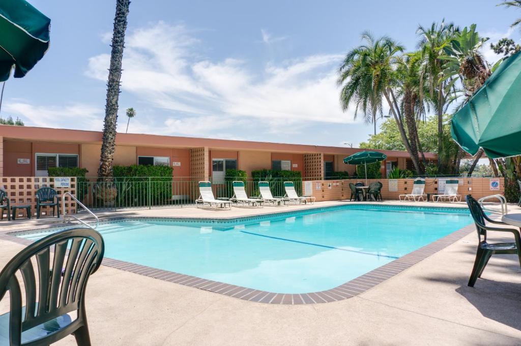Saga Motor Hotel Pasadena photo