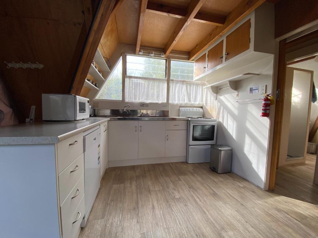 9 Chalet Cres - Resim 12