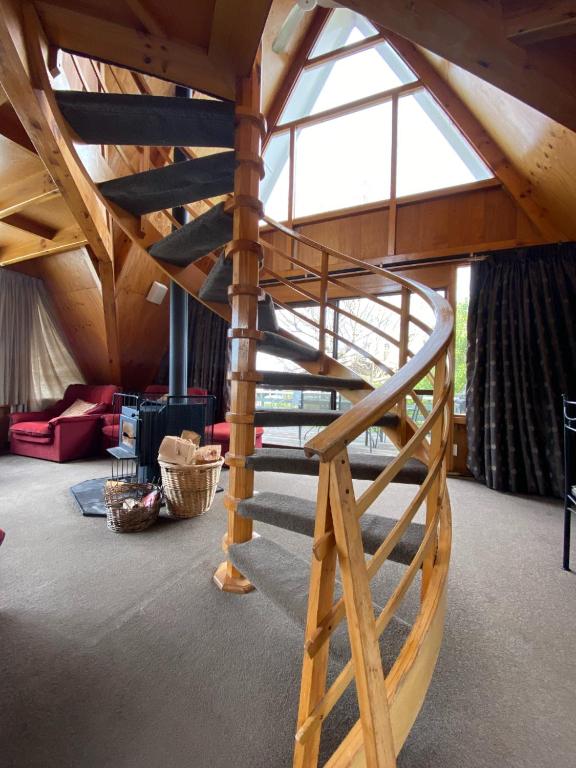 9 Chalet Cres - Resim 14