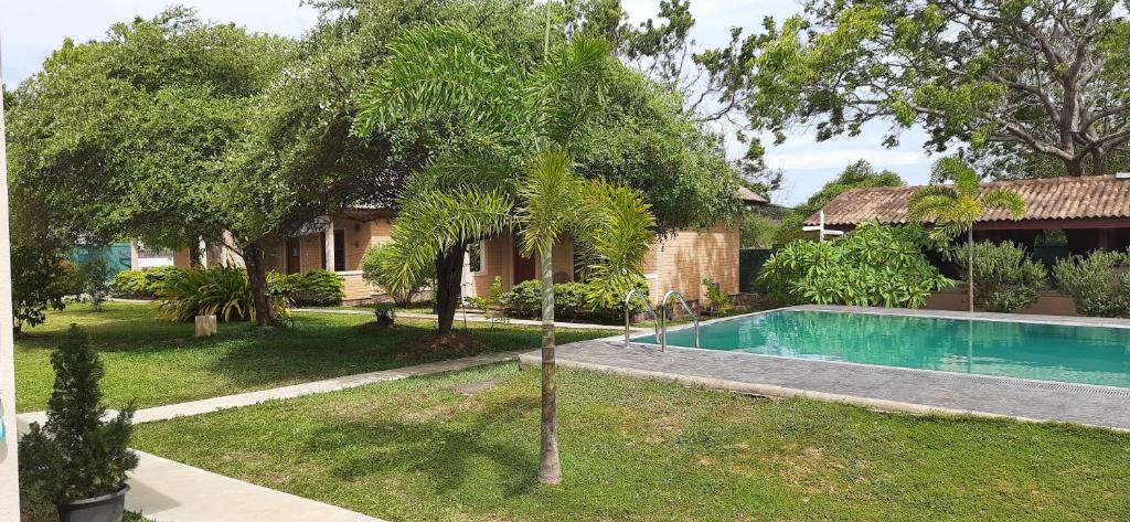 Bazén v ubytování Tringa Villas Yala nebo v jeho okolí