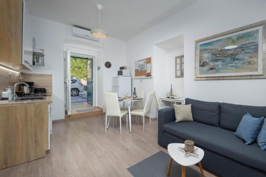 Naval apartment