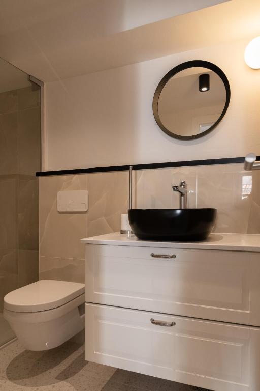 Fotografia z galérie ubytovania Charming stone apartment with jacuzzi in center of Omiš v Omise