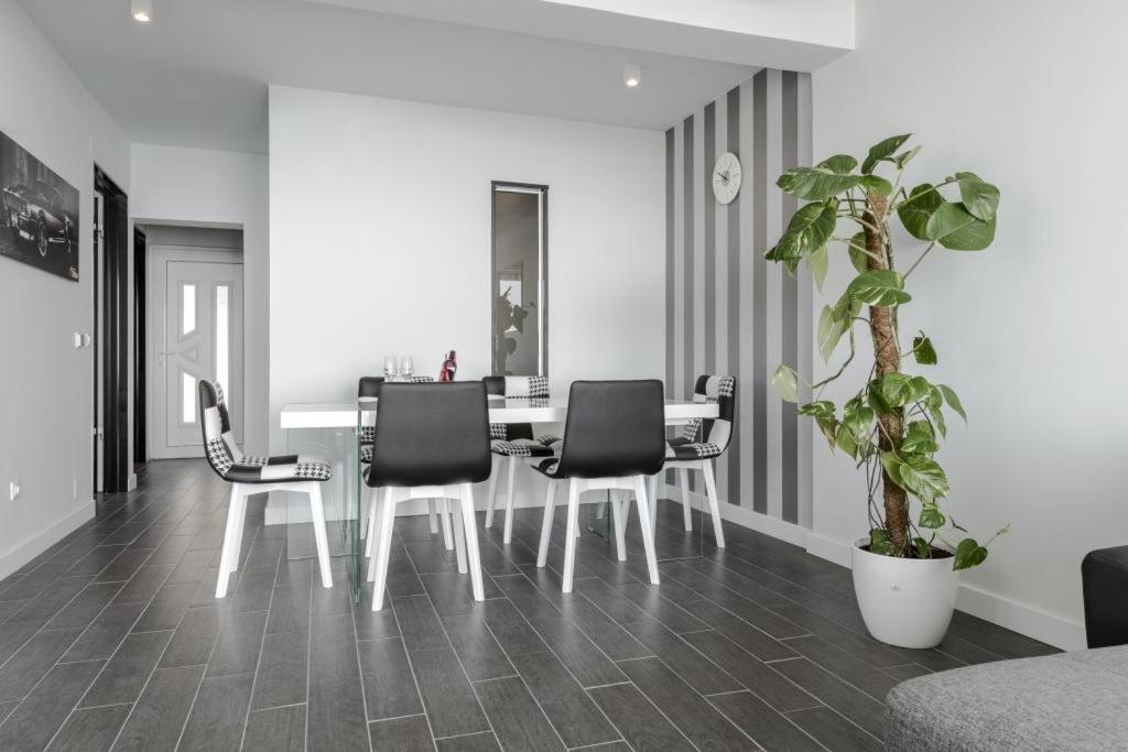 Posedenie v ubytovaní Apartment LaVilla