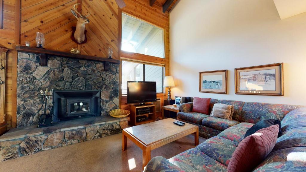 Mammoth Reservations, Mammoth Lakes (updated prices 2025)