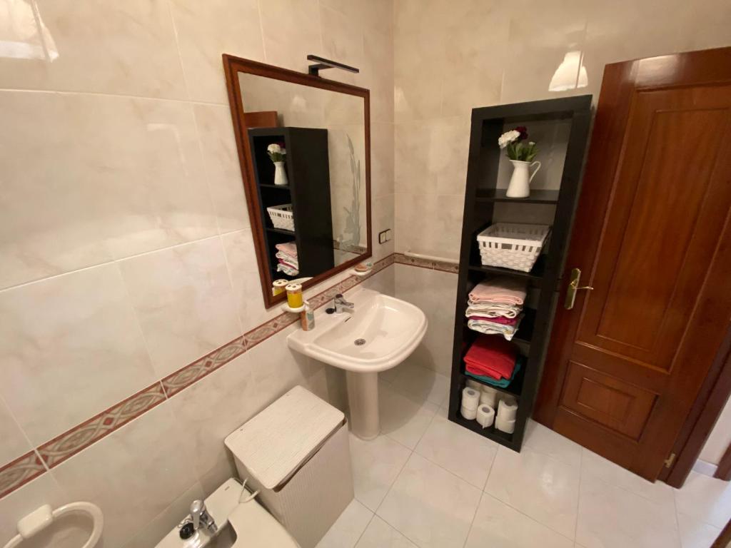 Kúpeľňa v ubytovaní Apartamento en primera línea de playa en Laxe