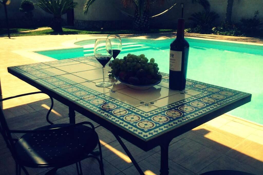 Basen w obiekcie Casa vacanza in villa con piscina! lub w pobliżu