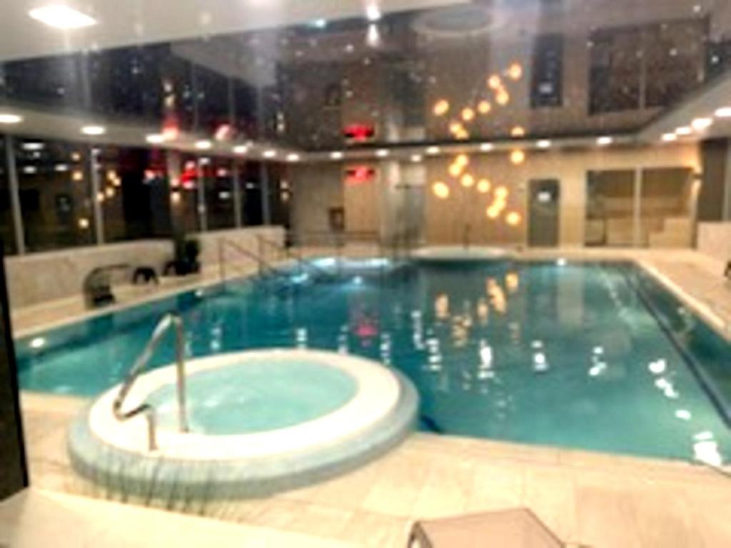 Basen w obiekcie Apartament Bursztyn II Klifowa lub w pobliżu