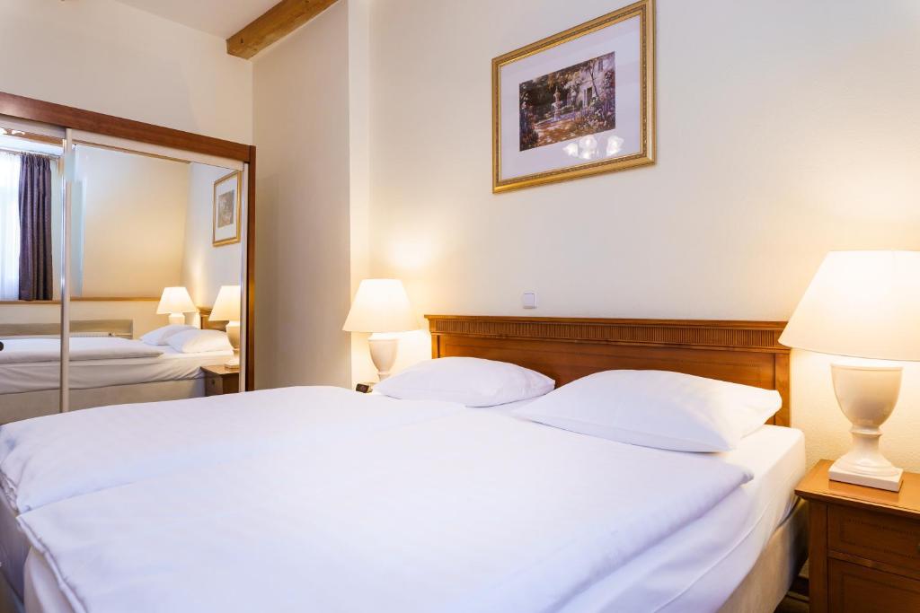 Spa Hotel Anglický Dvůr客房内的一张或多张床位