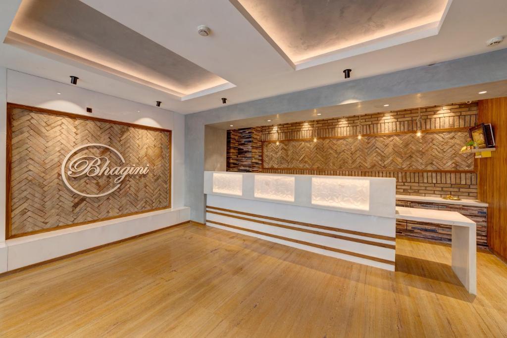 The lobby or reception area at Icon Regency by Bhagini