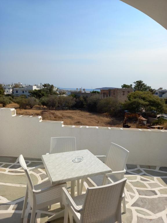 Balkón nebo terasa v ubytování Holidays in Paros