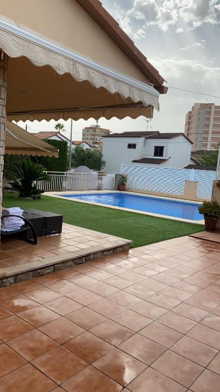 Bazén v ubytovaní Iberflat Villa Tramontana alebo v jeho blízkosti