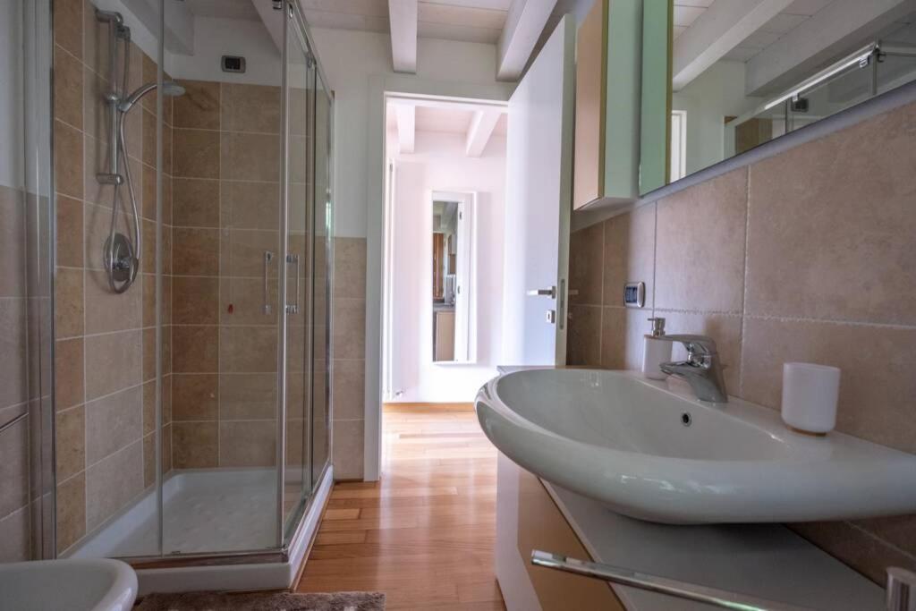 Kúpeľňa v ubytovaní Happy Guest Apartments - Lake & Style