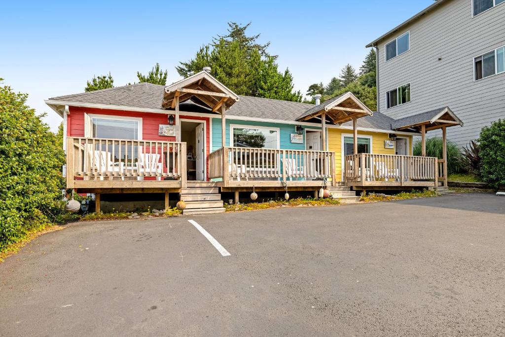 Captain's Quarters and Cabins, Depoe Bay (updated prices 2024)