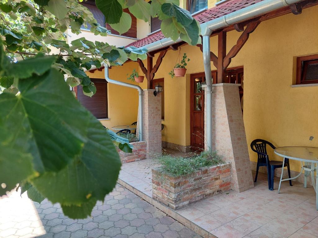 Budova, kde se aparthotel nachází
