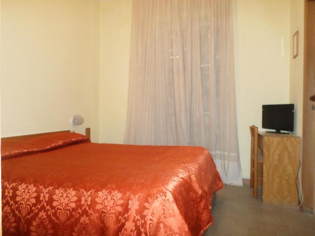 TV a/nebo společenská místnost v ubytování Hotel Aurora