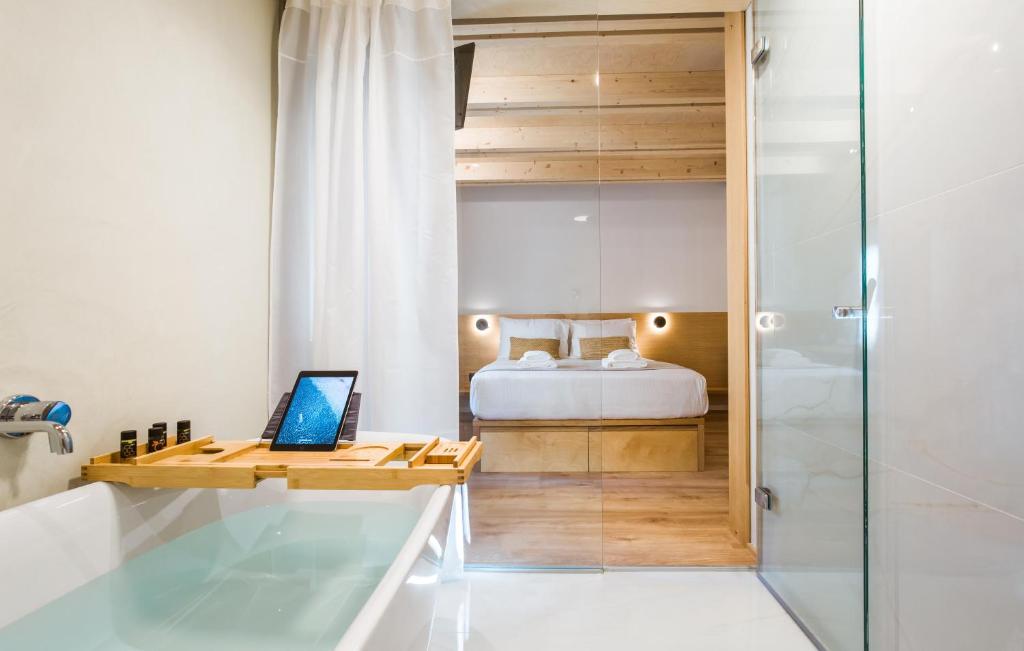 Thallos The Boutique - 5